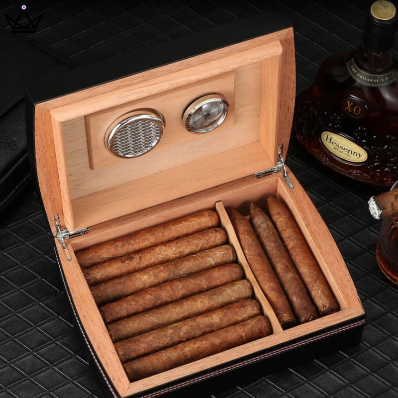 Luxury Cedar Cigar Humidor Gift Set - 30 Capacity