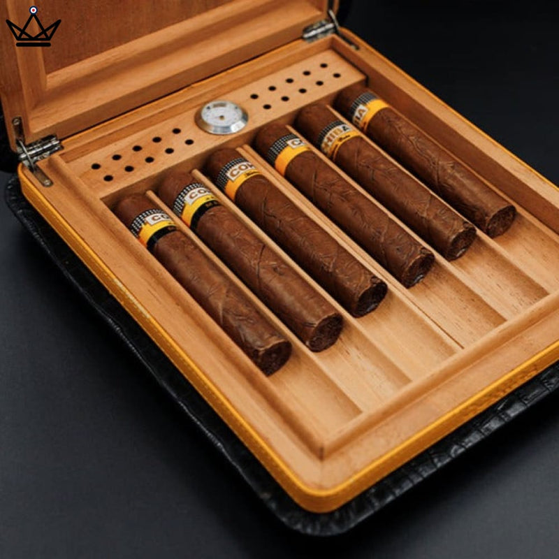 Travel Cigar Humidor in Leather and Cedar Wood