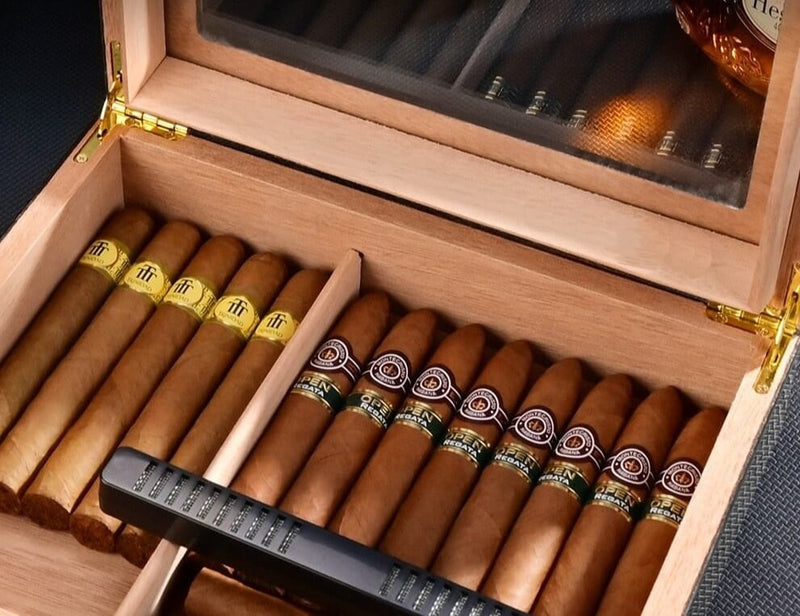 Luxury Carbon Cigar Humidor Box with Humidifier