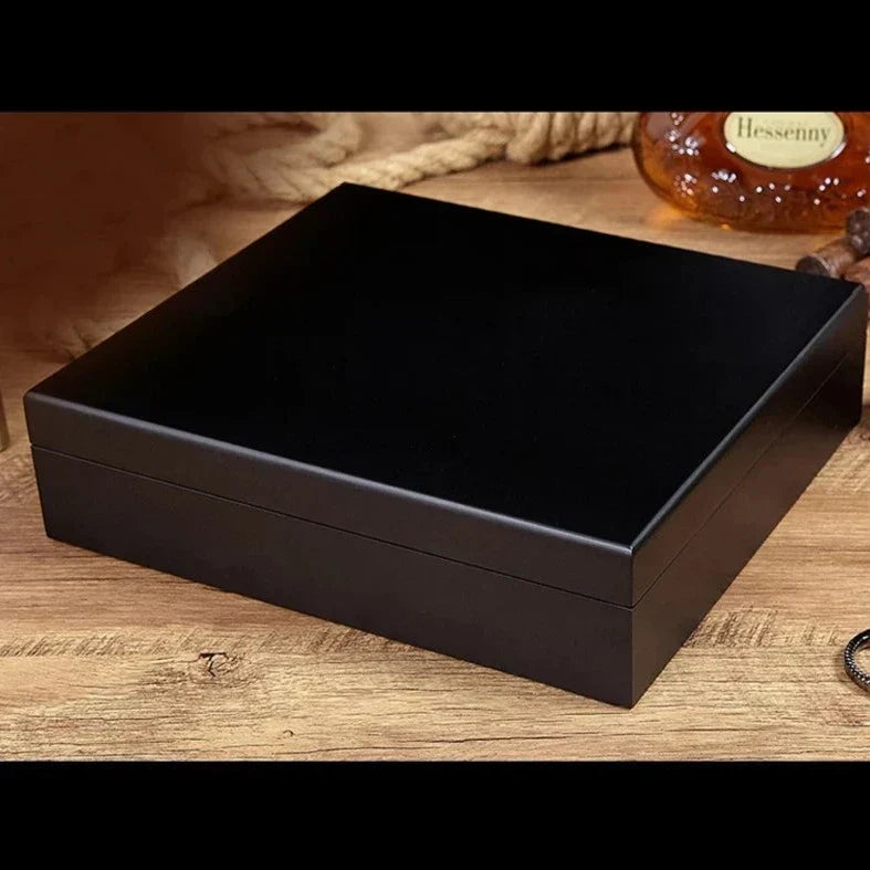 Wooden Cigar Humidor Box - Holds 20 Cigars