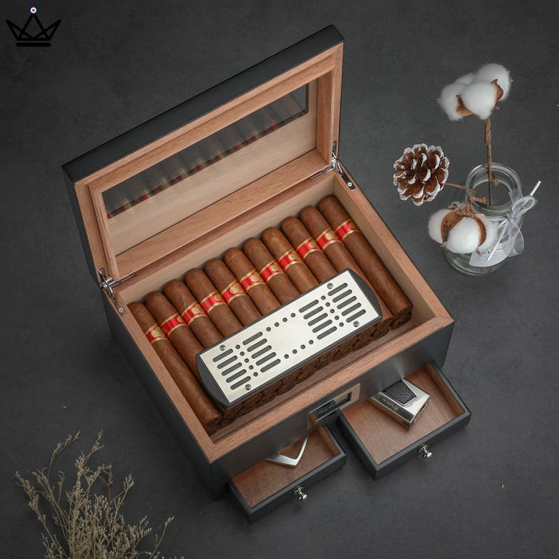 Elegant Cedar Cigar Humidor with Digital Hygrometer