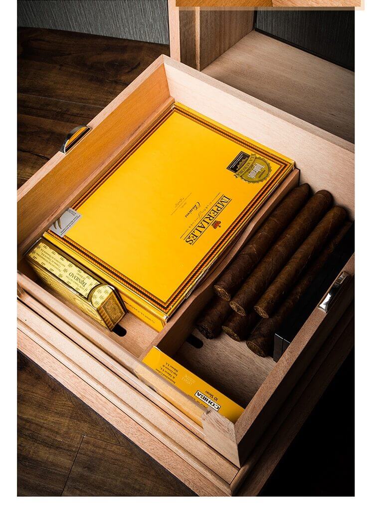 Luxury Cedar Wood Cigar Humidor with Hygrometer