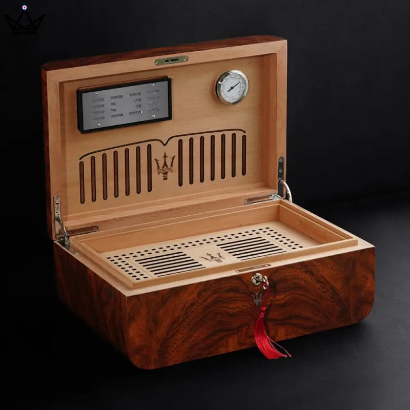 Luxury Cedar Cigar Humidor Box with Hygrometer