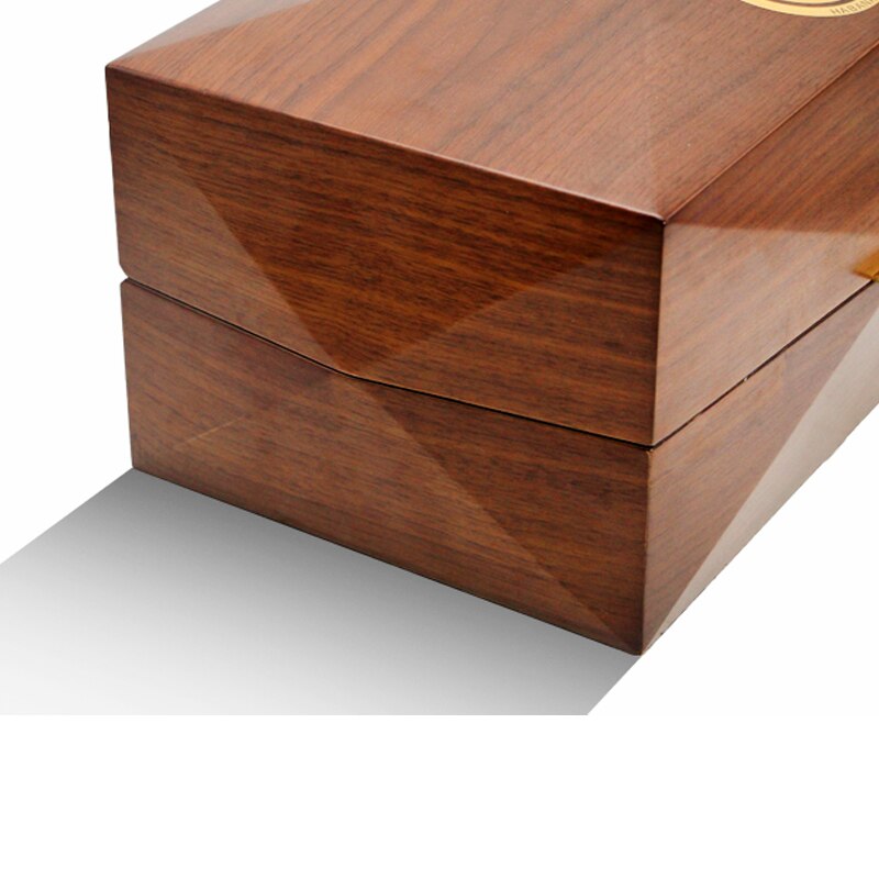 Luxury Cedar Cigar Humidor Box for Optimal Storage