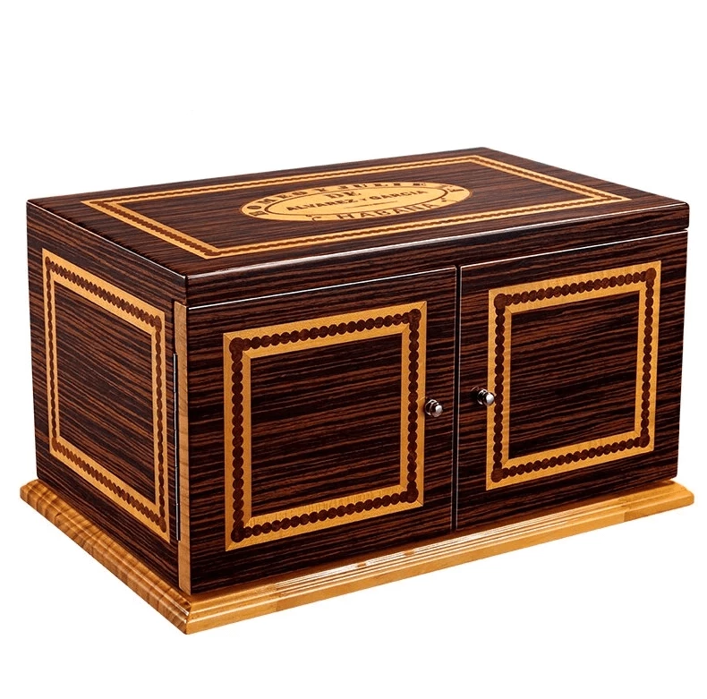 Elegant Cedar Cigar Humidor Box with Large Capacity