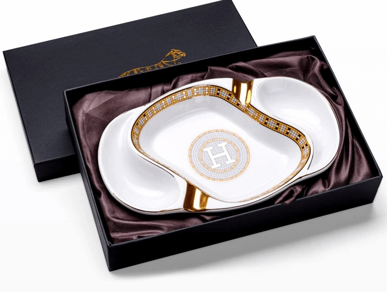 Luxury Ceramic Cigar Ashtray with Elegant Design