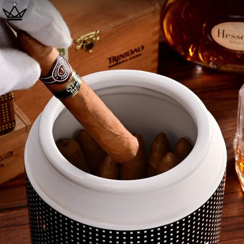 Ceramic Humidor Jar for 15 Cigar Storage